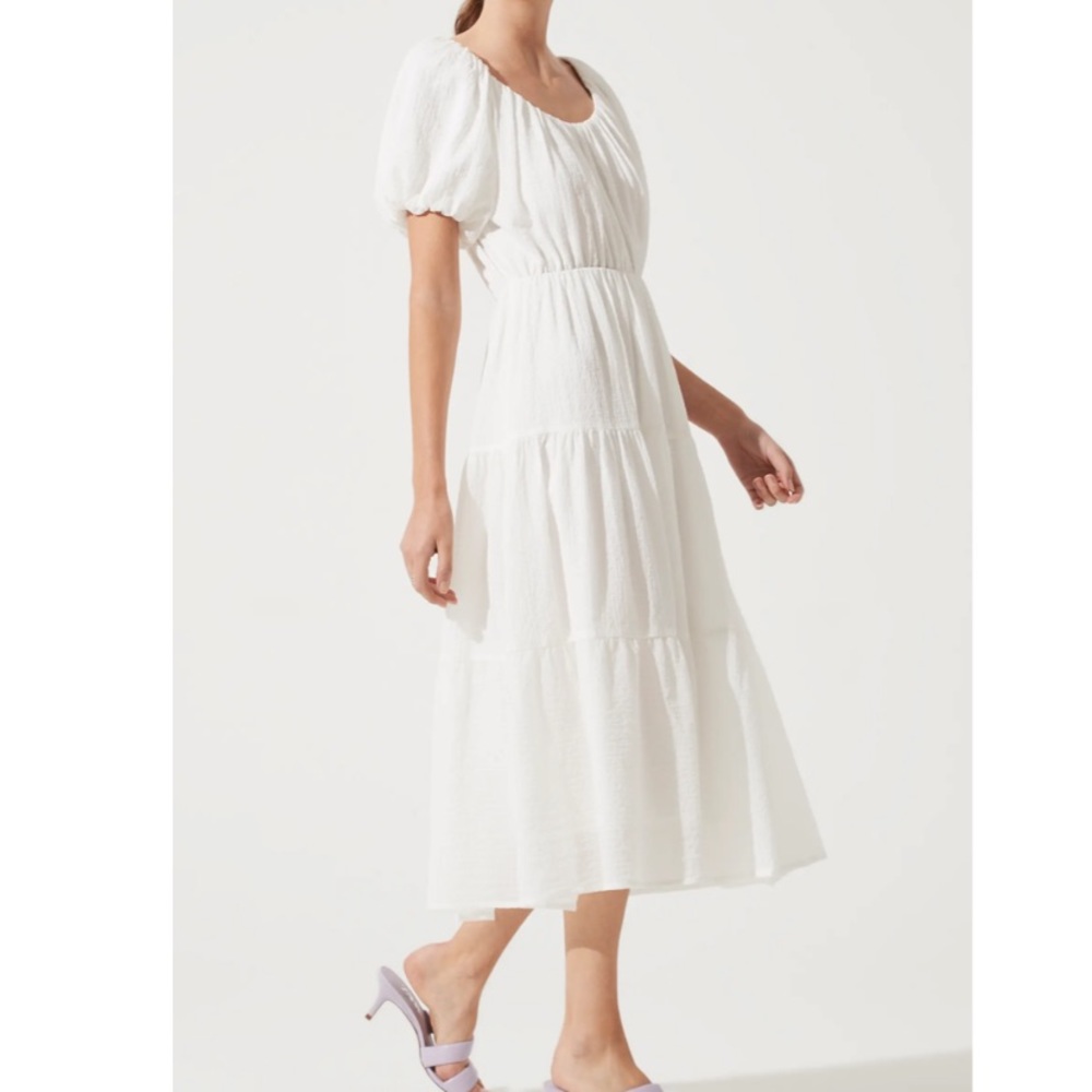 Tiered Short Sleeve Dress
ASTR THE LABEL